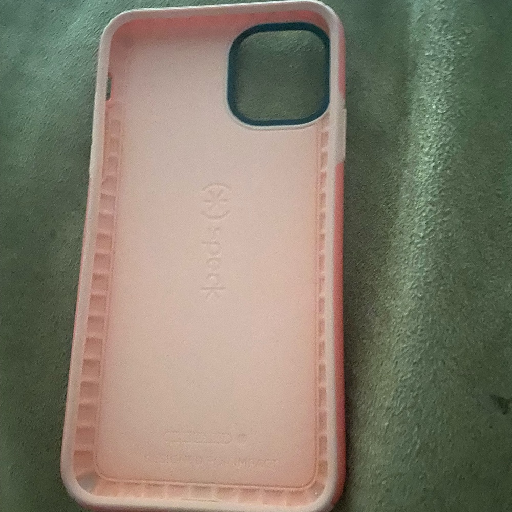 Speck  iPhone 11 Pro Max case